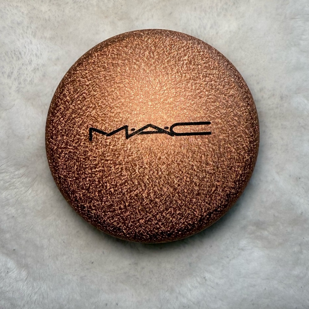 MAC Deep Rosy Skin finish